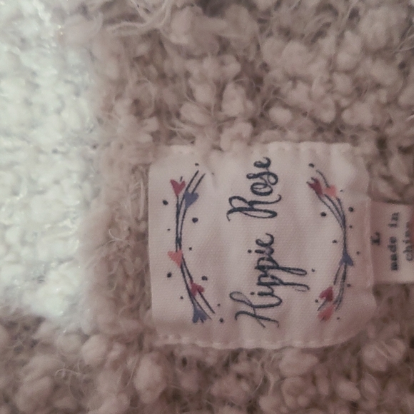 Very Soft Comfortable Turtleneck Sweater. - Picture 4 of 9